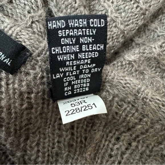 Vintage Moda International Reversible Sweater Women Medium Twist Button Wool Moh - Picture 13 of 13